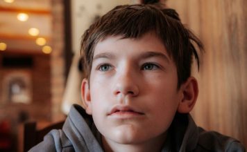 Majka ga odmah nakon rođenja bacila u kontejner: Uzeo ga čovek iz gradske čistoće, nakon 12 godina desilo se ono što nije mogao da sanja