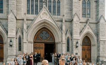 Moj bivši muž me pozvao na vjenčanje kako bi svi mogli vidjeti koliko „loše“ živim — a onda me milijarder nazvao s nepoznatog broja i šapnuo…