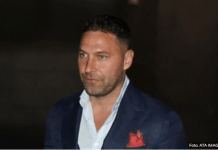 DUŠKO TOŠIĆ OBJAVIO FOTOGRAFIJU SA VENČANJA!! Mlada u prvom planu a tek da vidite ko je u pitanju… Atina i Nika nisu se odvajale od tate!!