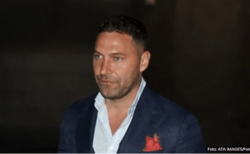 DUŠKO TOŠIĆ OBJAVIO FOTOGRAFIJU SA VENČANJA!! Mlada u prvom planu a tek da vidite ko je u pitanju… Atina i Nika nisu se odvajale od tate!!