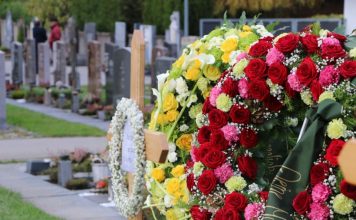“Vaskrs mrtvih” ili Pobusani ponedeljak je veliki praznik: 1 važan običaj mora da ispoštuje svako kome je preminuo neko blizak i drag
