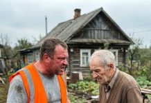 Komšija posekao orah dok je deda bio u bolnici