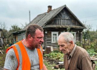 Komšija posekao orah dok je deda bio u bolnici