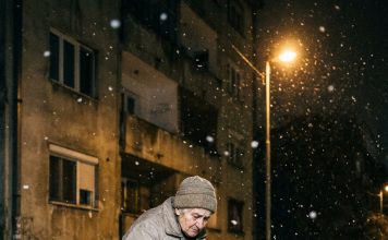 Taksista hteo da odbije vožnju na Badnje veče: Kad je video gde baka ide, ugasio je taksimetar