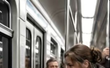 — Zar te nisu naučili da ustupiš svoje mjesto starijim ljudima?! — viknuo je putnik u metrou: Ali mladić je uradio nešto što niko nije očekivao 😨😲
