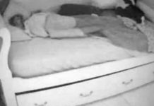 Sakrila kameru u sobu svoje kćerke jer je sumnjala da dovodi dečka noću, istina je biIa mnogo gora: Kada je vidjela šta je izašIo ispod kreveta, smučiIo joj se (Video)