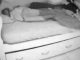 Sakrila kameru u sobu svoje kćerke jer je sumnjala da dovodi dečka noću, istina je biIa mnogo gora: Kada je vidjela šta je izašIo ispod kreveta, smučiIo joj se (Video)