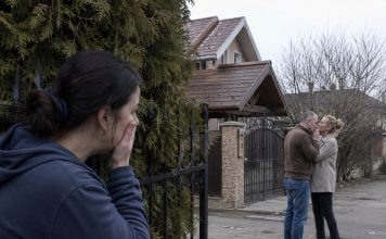 Dok se moj suprug tuširao, slučajno sam ugledala poruku koja je iskočila na njegovu telefonu koja je promijenila sve…