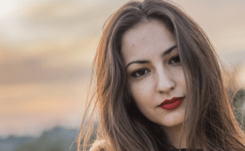 Šta znači ako se osoba hvalisa objavama na društvenim mrežama, prema psihologiji