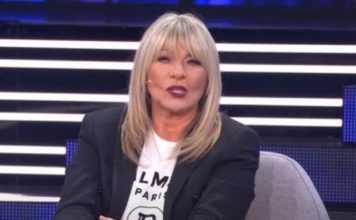 Brzo je prebojela njegovu smrt!! SUZANA JOVANOVIĆ uhvaćena u ZAGRLJAJU našeg popularnog pjevača!!!