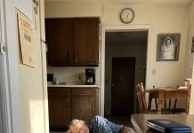 Kad je Marta tog popodneva otključala kuću svoga djeda, već je s praga osjetila onu vrstu tišine koja ne pripada običnom popodnevu.