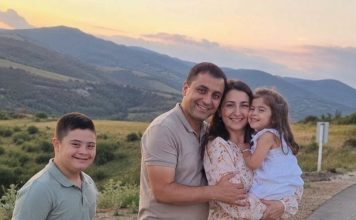 Moj sin je imao Downov sindrom i mislila sam da ne razumije kako se ponašamo prema njemu… sve dok nisam pronašla pismo ispod njegova jastuka, a prvi redak je glasio: Mama, ja sve znam…