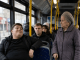 U autobusu bahati mladić ne samo da je odbio ustupiti mjesto starijoj ženi, već je demonstrativno stavio nogu na sjedište — ali ovakvu kaznu sigurno nije očekivao 😨😱