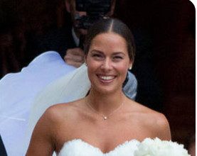 ANA IVANOVIĆ SE UDALA ,POGELDAJTE KAKAV JE SKANDAL ŠVAJNI NAPRAVIO KAD JE VIDIO KO JE U PITANJU: A i vi ćete ostat u šoku!!! Švani mu nije ni do koljena!!!!Ana je ubola jakpot (FOTO) ANA IVANOVIĆ SE UDALA ,POGELDAJTE KAKAV JE SKANDAL ŠVAJNI NAPRAVIO KAD JE VIDIO KO JE U PITANJU: A i vi ćete ostat u šoku!!! Švani mu nije ni do koljena!!!!Ana je ubola jakpot (FOTO) - featured image