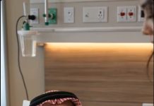 Bolesni šejh je nastavio da otpušta medicinske sestre koje su trebale da brinu o njegovom zdravlju, sve dok jednog dana jednostavna mlada žena nije ušla u njegovu bolničku sobu i uradila nešto što ga je ostavilo bez teksta prvi put nakon veoma dugo vremena. 😱 😱 Bolesni šejh je nastavio da otpušta medicinske sestre koje su trebale da brinu o njegovom zdravlju, sve dok jednog dana jednostavna mlada žena nije ušla u njegovu bolničku sobu i uradila nešto što ga je ostavilo bez teksta prvi put nakon veoma dugo vremena. 😱 😱 - featured image