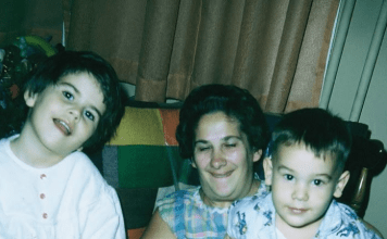 Njezin suprug snimio je posljednju fotografiju svoje žene i njihove djece — a zatim otkrio da je patila od stanja koje je već počelo mijenjati sve…