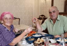 Trideset pet godina me muž prisiljavao da pijem s njim svake večeri. Nakon što je umro, odnijela sam bocu u laboratorij – i čim je liječnik vidio rezultate, odmah je zaključao vrata…