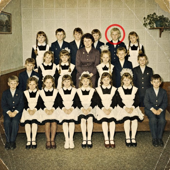 Godine 1989. nestali su svi učenici jednog razreda. Nakon 35 godina pronađeni su, a ono što je tada otkriveno zaledilo je krv čak i iskusnim istražiteljima… 😲😲😲 - featured image Godine 1989. nestali su svi učenici jednog razreda. Nakon 35 godina pronađeni su, a ono što je tada otkriveno zaledilo je krv čak i iskusnim istražiteljima… 😲😲😲 - featured image