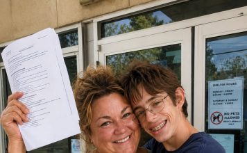 Posvojila sam tinejdžera kojeg je prije mene vratilo deset obitelji, a dva tjedna kasnije priznao mi je zašto ih je namjerno tjerao od sebe — no ono što smo pronašli u njegovu starom dosjeu promijenilo je sve