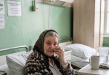S 83 godine slomila sam nogu i danima nitko iz moje obitelji nije imao vremena za mene, osim susjedova dječaka — a ono što je pronašao na mom tavanu otkrilo je tajnu staru sedamdeset četiri godine
