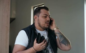PROCURILA SLIKA NA KOJOJ JE SLOBA VASIĆ OBUČEN KAO MONAH: Fotografija sa Ostroga začudila NACIJU, skrenuo totalno… (FOTO)