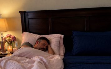 Suprug me zamolio da zamijenimo strane kreveta nakon 17 godina braka – tri noći kasnije otkrila sam zašto.
