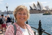 U 69. godini prodala sam svoju kuću da bih putovala po svetu, uprkos protivljenju svoje dece — u Australiji me je jedan muškarac pozvao kod sebe na kafu, ali kada sam ušla u njegovu dnevnu sobu, sledila sam se. 😱