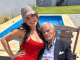 👰♀️💸‼️ Imala sam 24 godine kada sam se zaljubila u muškarca koji je bio 75 godina stariji od mene. Njegova djeca su me MRZILA jer su bila uvjerena da sam s njim samo zbog njegova novca… Sve dok jedne večeri nije došao u moj mali stan i rekao nešto zbog čega sam odmah ustala i počela pakirati kovčeg… 😨💔