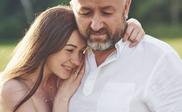Kad mlada žena padne na mnogo starijeg muškarca: Evo šta to znači