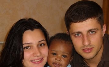 MOJ MUŽ JE ZAHTIJEVAO DNK TEST JER NAŠA BEBA ‘NIJE NIMALO LIČILA NA NJEGA’. KADA SU STIGLI REZULTATI, LIJEČNIK ME ZAMOLIO DA DOĐEM SAMA.