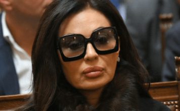 Teško mi je, raspadam se: Ceca se zavijena u CRN0 OGLASlLA HITNlM SAOPŠTENJEM: mog Veljka nažaIost više….